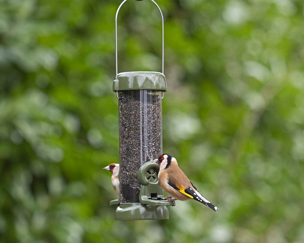 Ring-Pull™ Click Metal Niger Seed Feeder